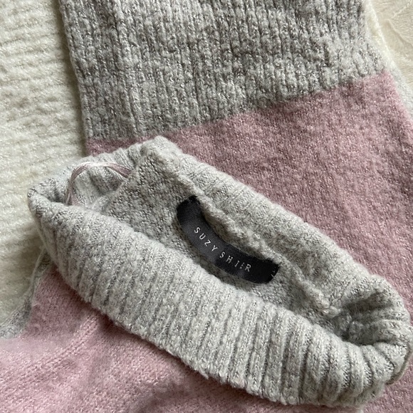 Suzy Shier Winter Sweater - Picture 5 of 5